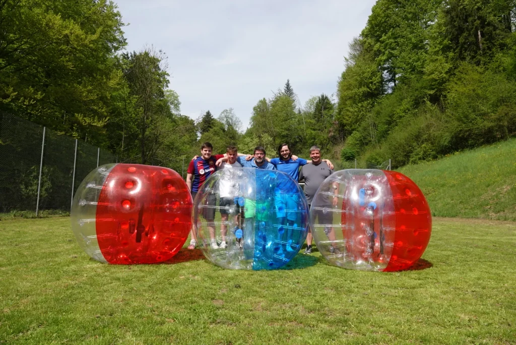 Team kick'n'bubble