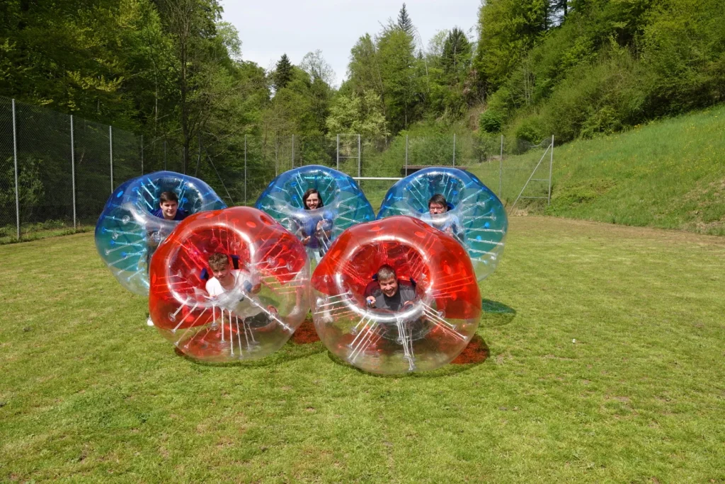 Team kick'n'bubble
